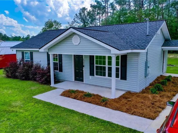 2962 S Lakeview Dr, Waycross, GA 31503