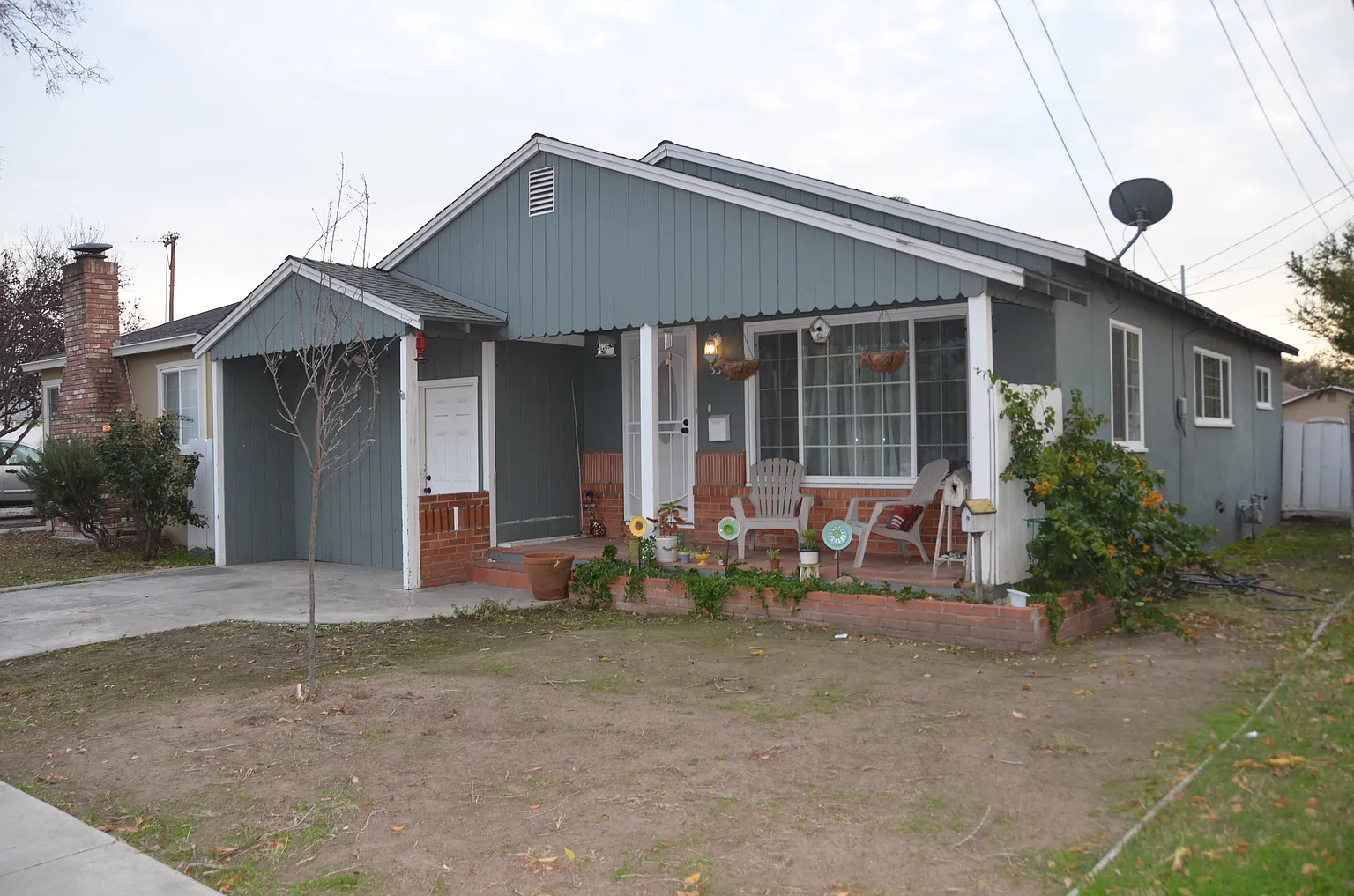 330 W Whittier Ave photo 1