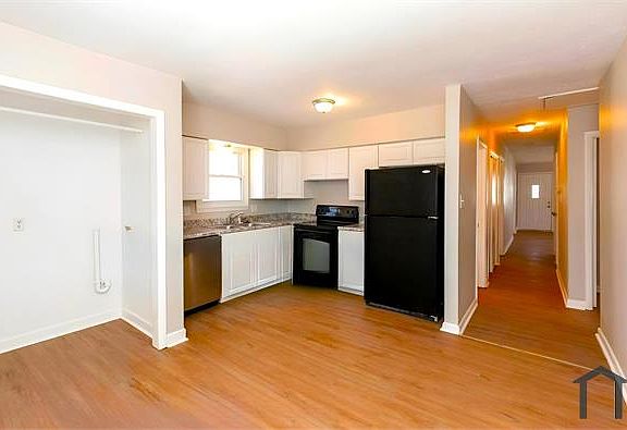 4th image of 1525 Nelson Ave