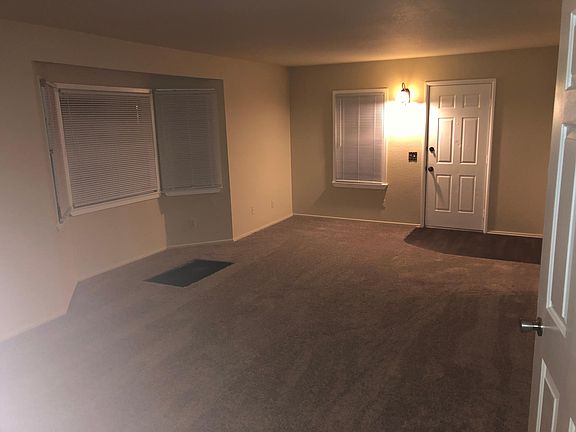 3rd image of 100 W Country Club Blvd