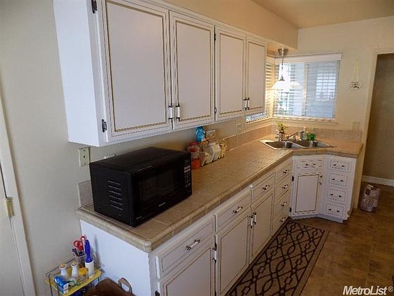 4th image of 2308 Matson Dr