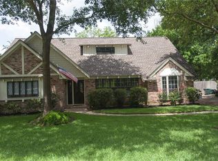 698 Ravensworth Dr, Conroe, TX 77302