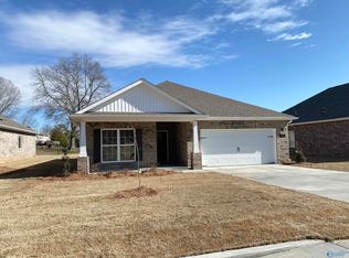 9105 Monteagle Blvd SE, Owens Cross Roads, AL 35763