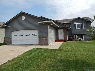 3708 S Stanford Ave, Sioux Falls, SD 57106