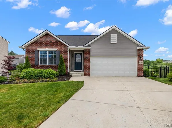 58565 Westmoore Cir, New Haven, MI 48048