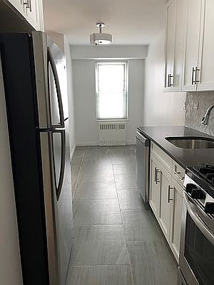 5th image of 747 10th Ave APT 28D