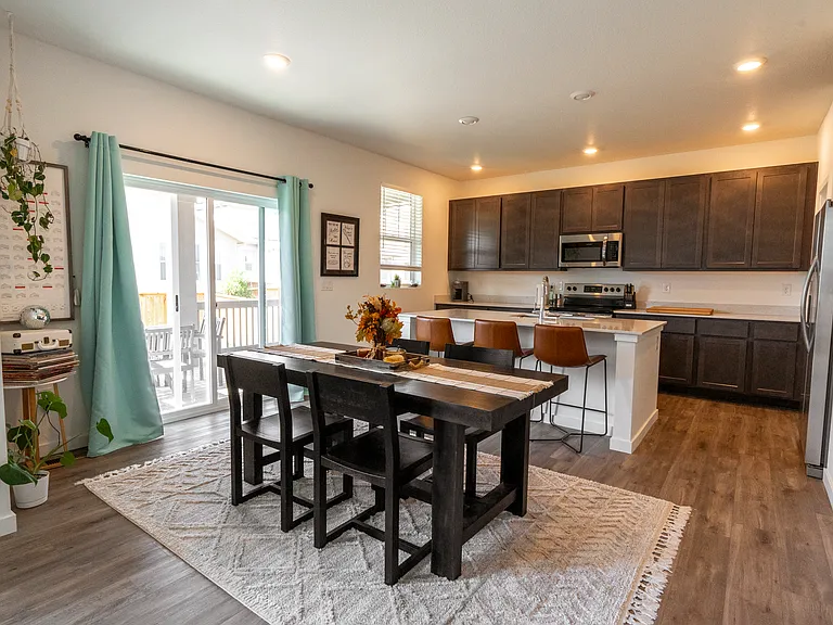 2560 Canfield Ln — Photo 25