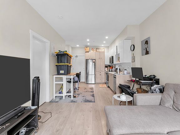 3rd image of 10838 Whalley Blvd #516