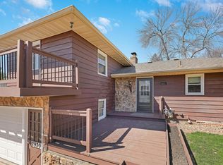 2930 Bay St, Wayzata, MN 55391