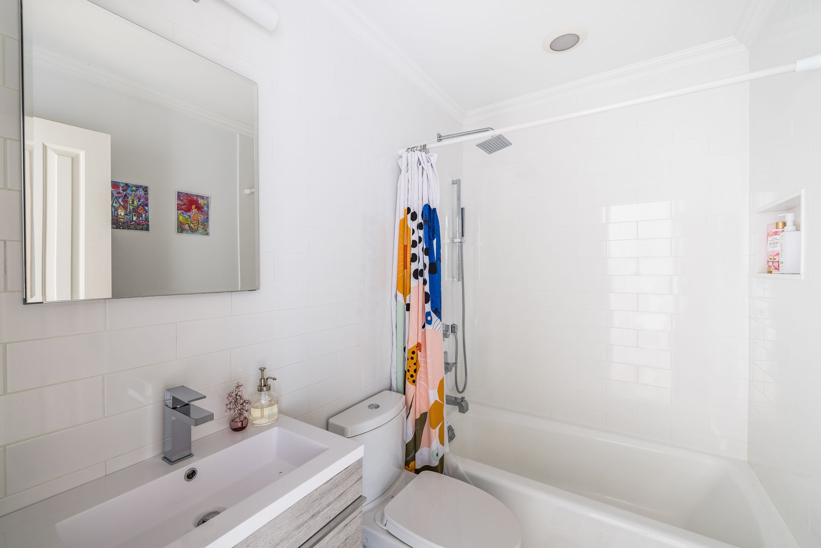  Second floor bathroom 