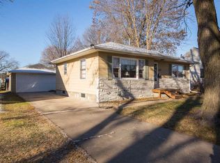 1624 W 11th St, Waterloo, IA 50702