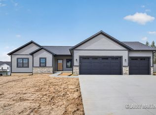 1845 Stratford Ln NW, Grand Rapids, MI 49534