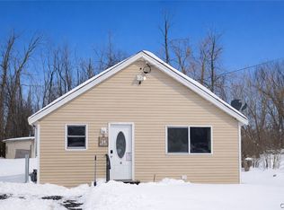 14 Dewey Dr, Central Square, NY 13036