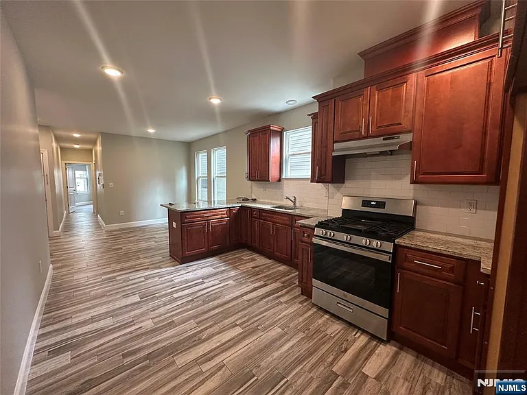 195 Ridge St #197 — Photo 3