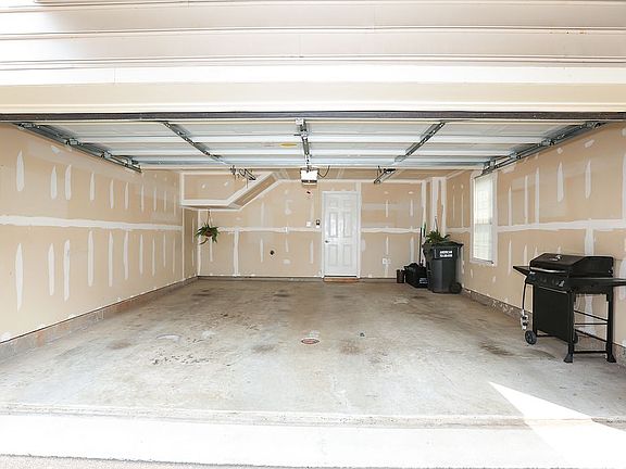 2-Car Garage