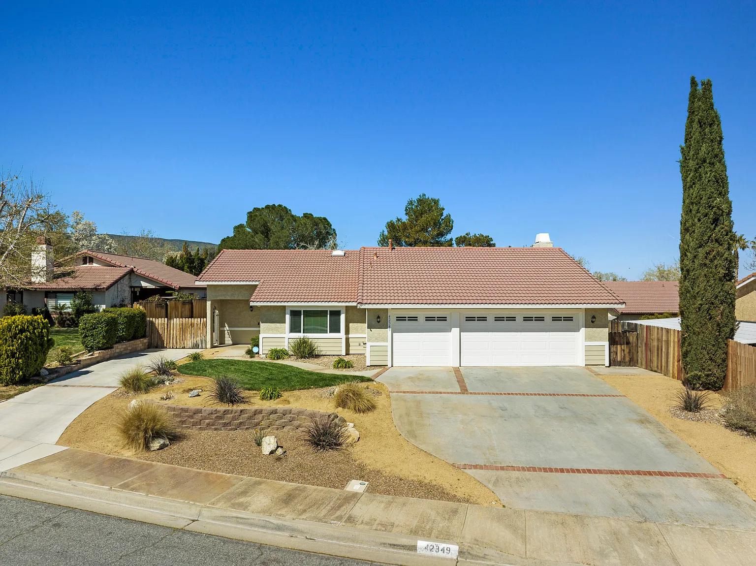 42349 Willeta Ave photo 1