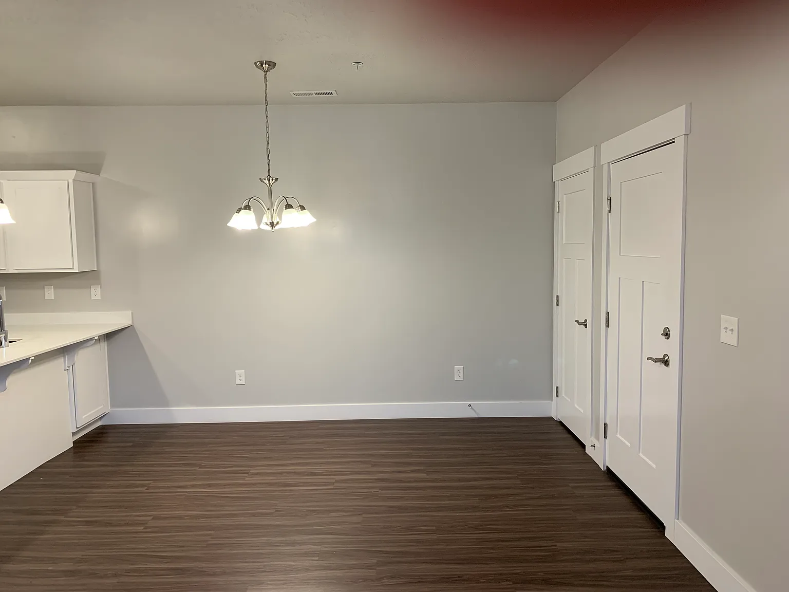 3 bed, 1300 sqft, $1,900 — Photo 2