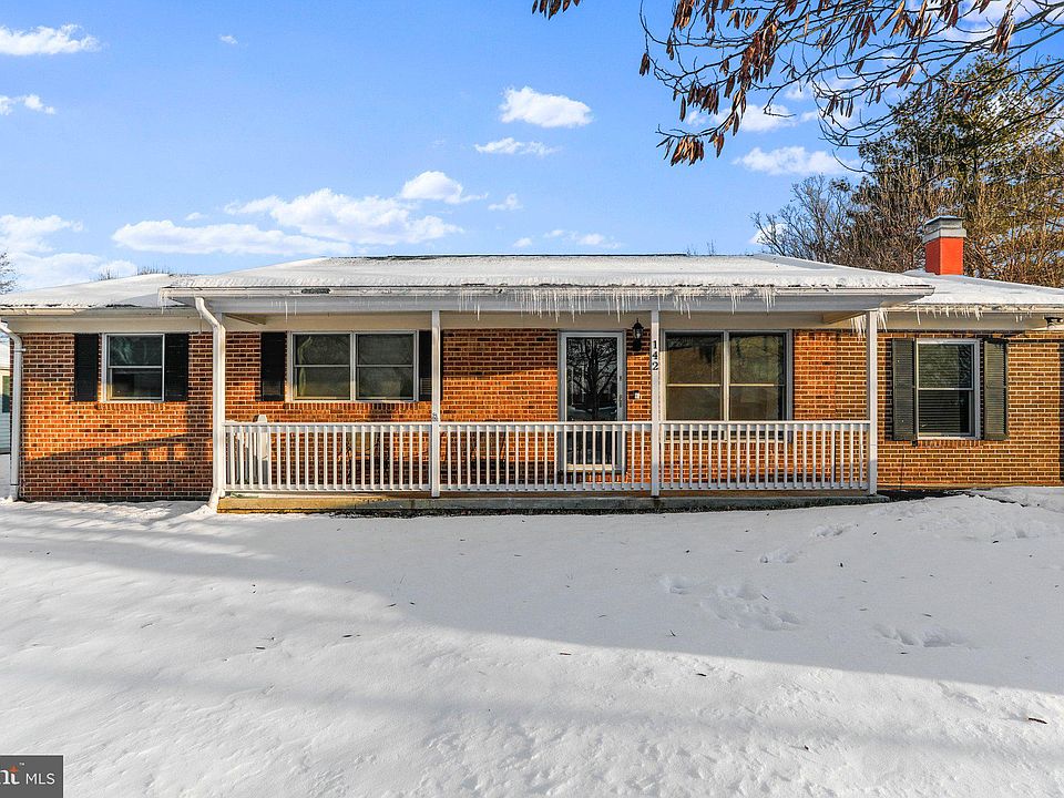 1st image of 142 Meadowbrook Dr