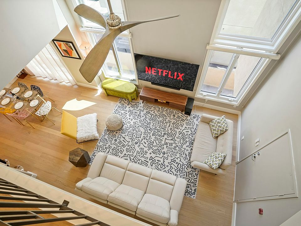 Level 2 - Living Room High Ceiling