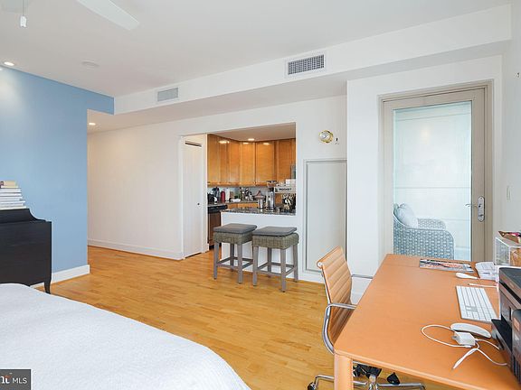 4th image of 717 S Columbus Blvd Unit 1108