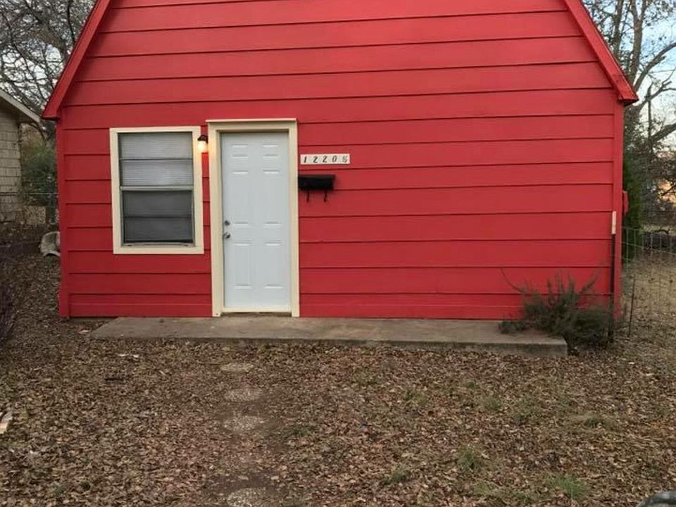 1st image of 1220 1/2 Knight St
