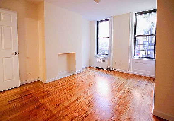 3rd image of 516 E 5th St APT 3