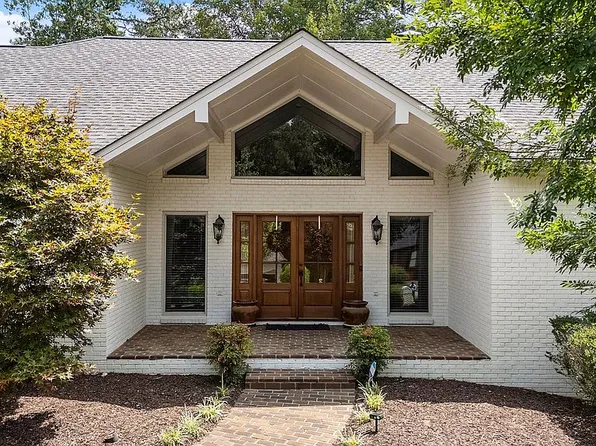 12185 Brookfield Club Dr, Roswell, GA 30075