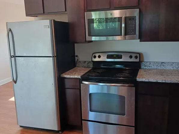3225 W 111th St APT 303, Chicago, IL 60655