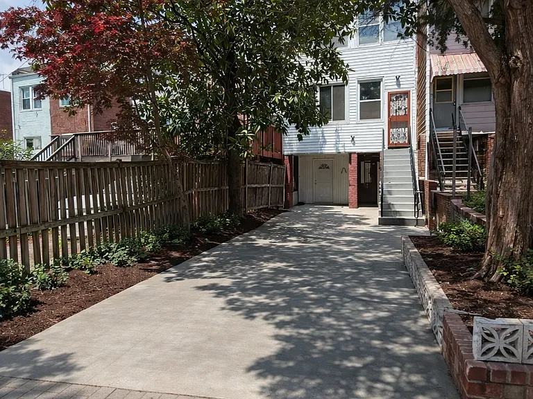 118 Longfellow St NW — Photo 10