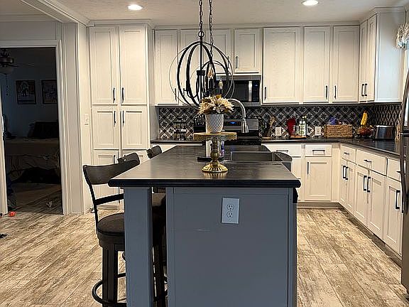 5th image of 121 Ballard Rd #11