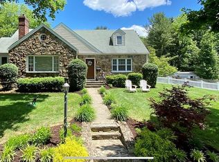 19 Orchard St, Mendham, NJ 07945