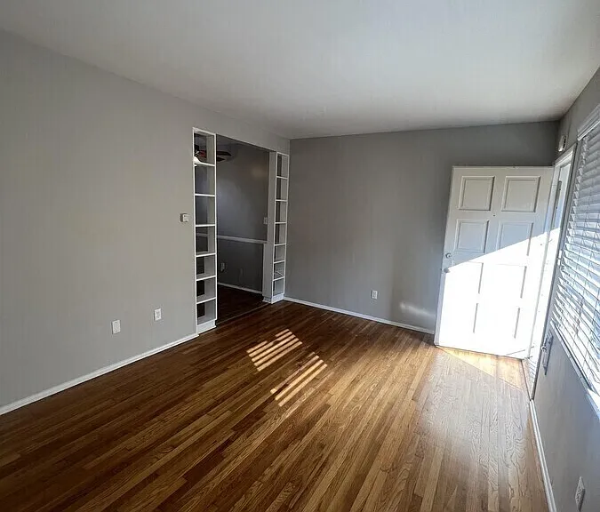335 S Los Robles Ave #R — Photo 1