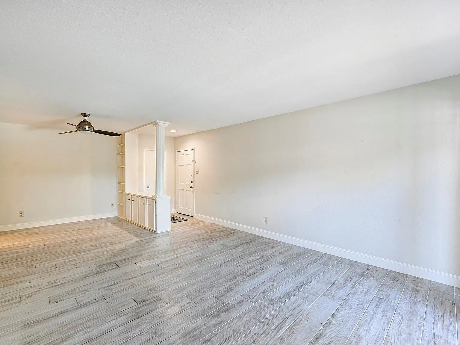 2 bed, 2.0 bath, 1052 sqft, $1,800 — Photo 3