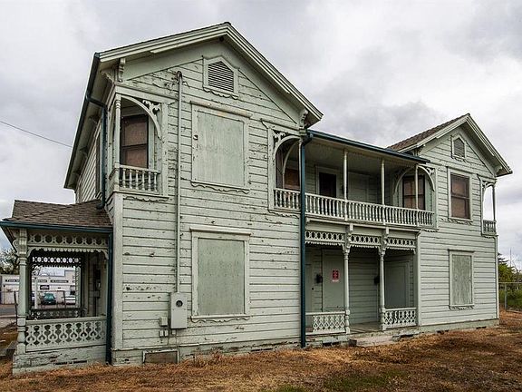 3rd image of 1080 Court St