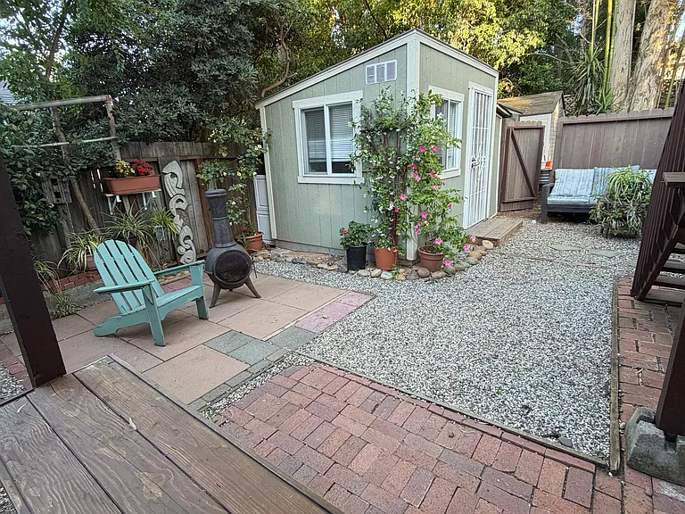 Spring Ave — Photo 19