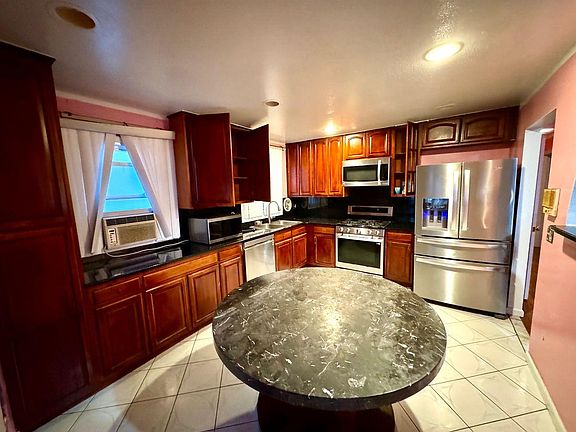2nd image of 330 McClean Ave #1