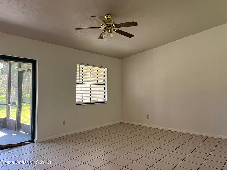 814 Poinciana St — Photo 8