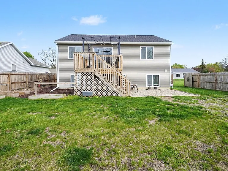 202 Creek Pointe Cir — Photo 3