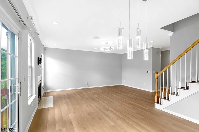 3 bed, 2.5 bath, 1719 sqft, $4,000 — Photo 3