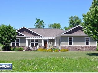 2934 Windfield Dr, Neenah, WI 54956