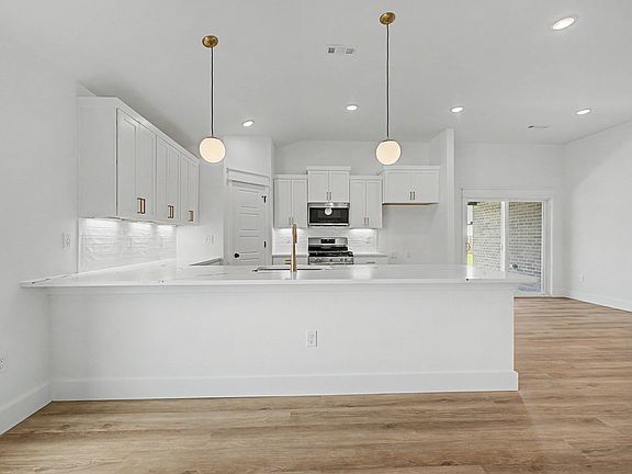 5th image of 5218 S Morgan Avenue