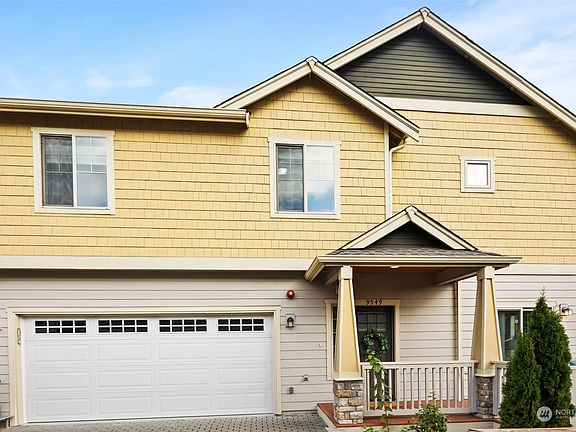 2nd image of 9549 Slater Avenue NE