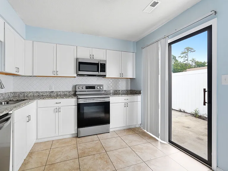 1451 Turkey Ridge Dr #D — Photo 28