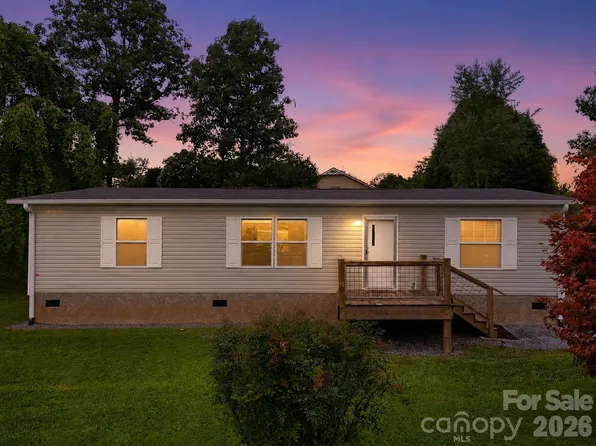 132 E View Dr, Mars Hill, NC 28754