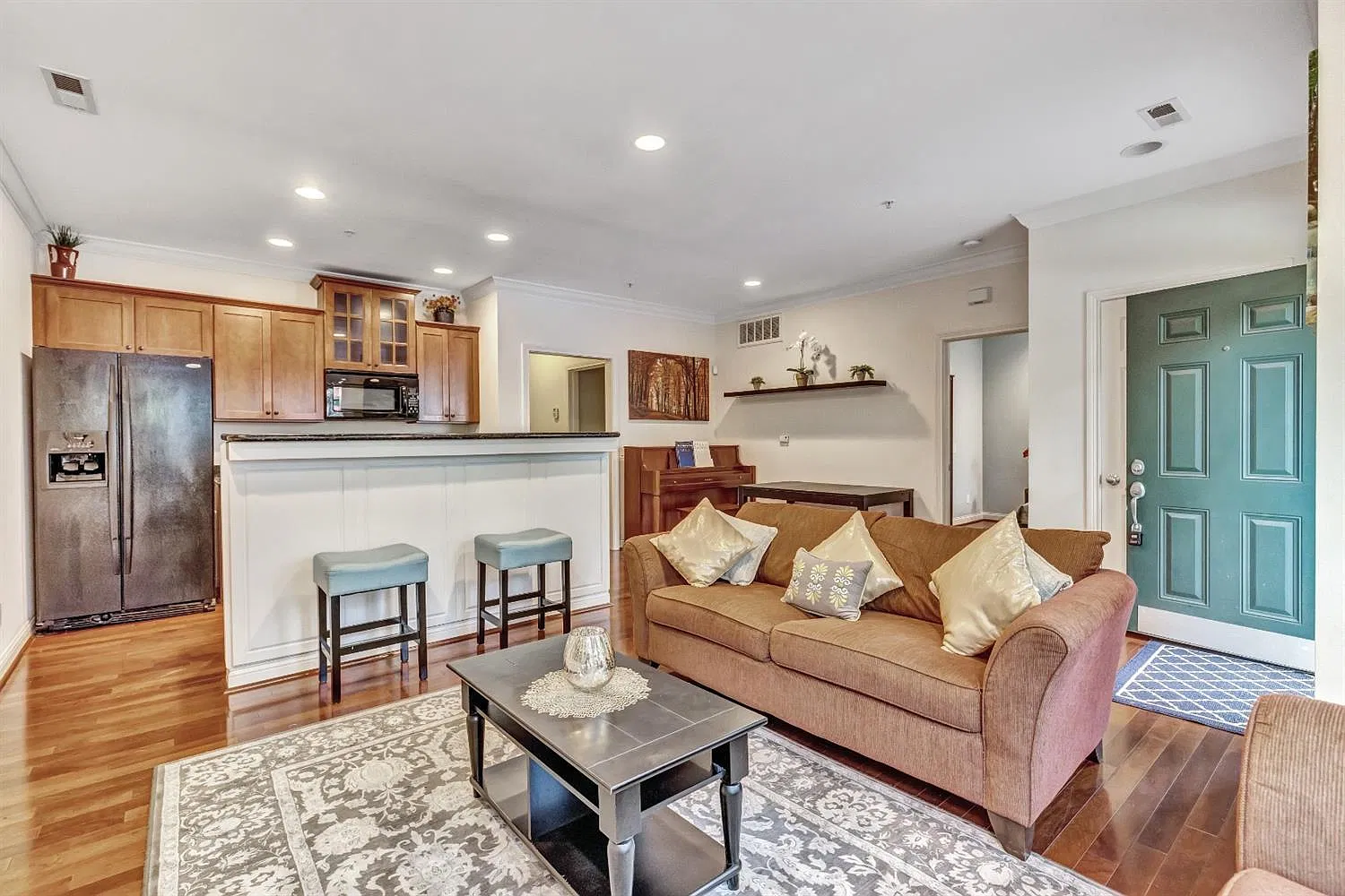 234 Stetson St — Photo 3