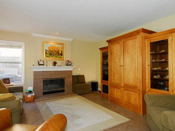 Spacious Family Room