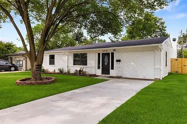 3 bed, 1.5 bath, 1898 sqft, $2,250 — Photo 3