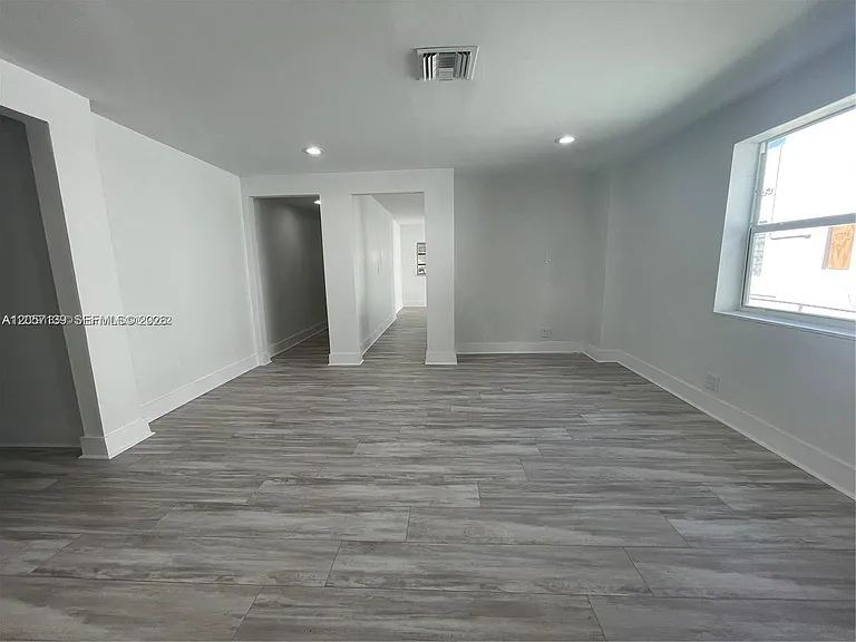 1520 SW 10th St — Photo 6