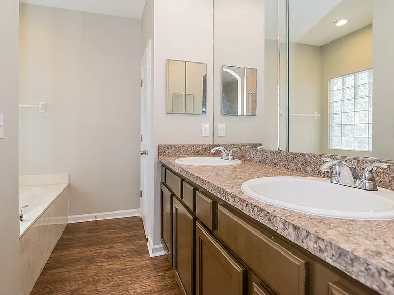 8413 Staplehurst Dr W — Photo 12