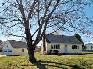 2 Dock Rd, York, ME 03909